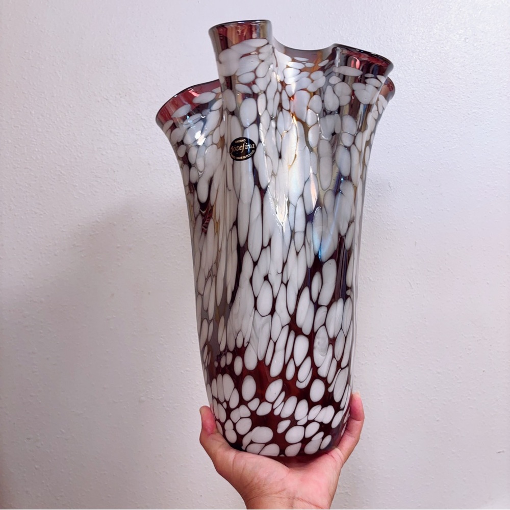 Vtg Krosno Jozefina Art Glass Purple Speckled Ruffled Handkerchief Vase 13.5”